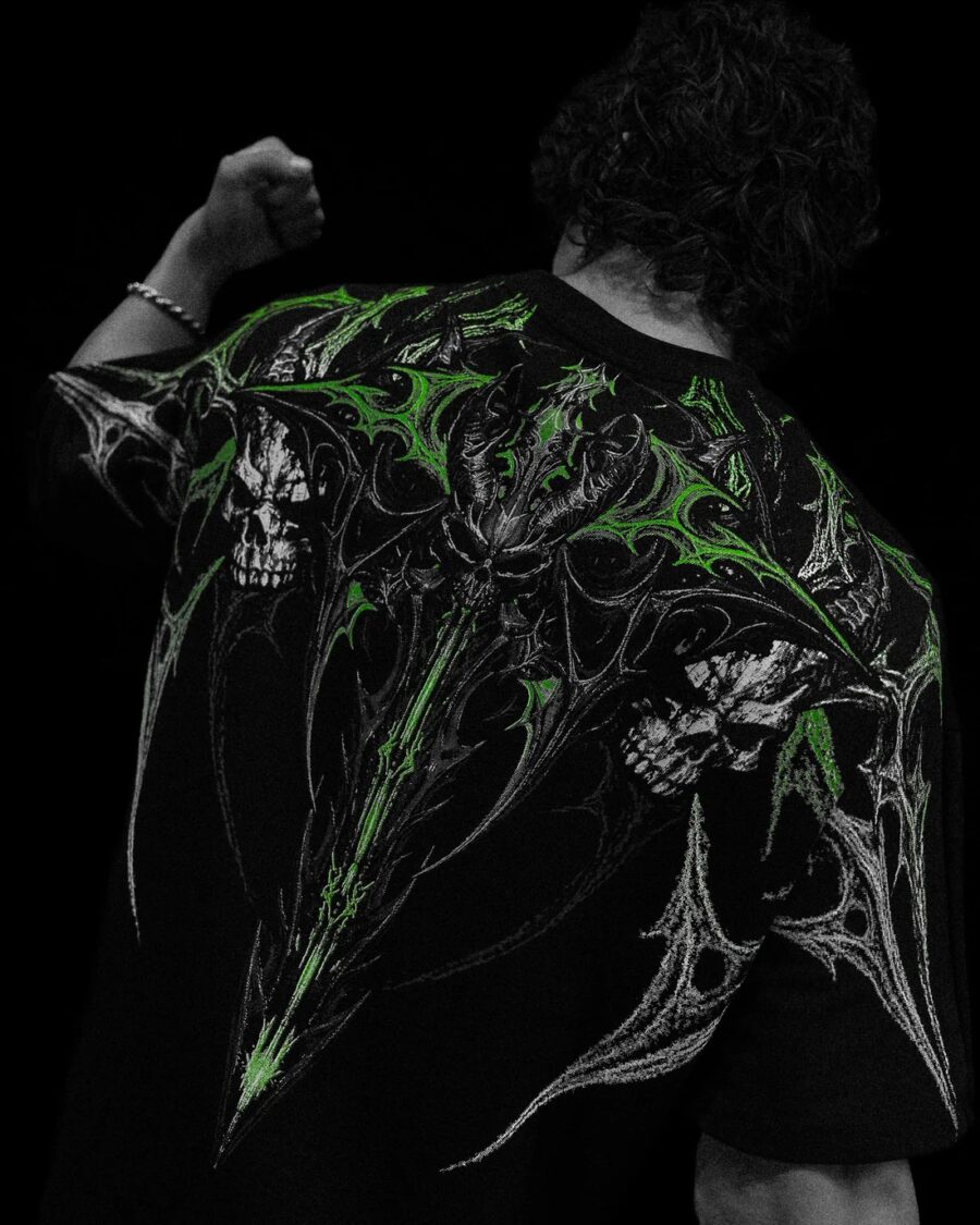 Nocturnal Oversized T-Shirt[NEON GREEN Abril] | BREATHEDIVINITY
