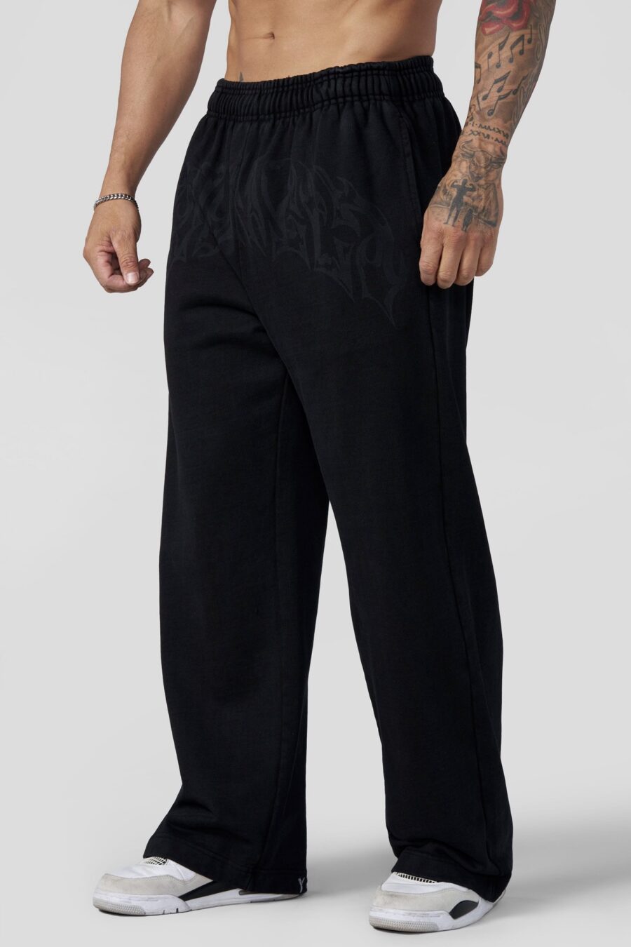 2145 - Ember Sweats Black | YOUNGLA