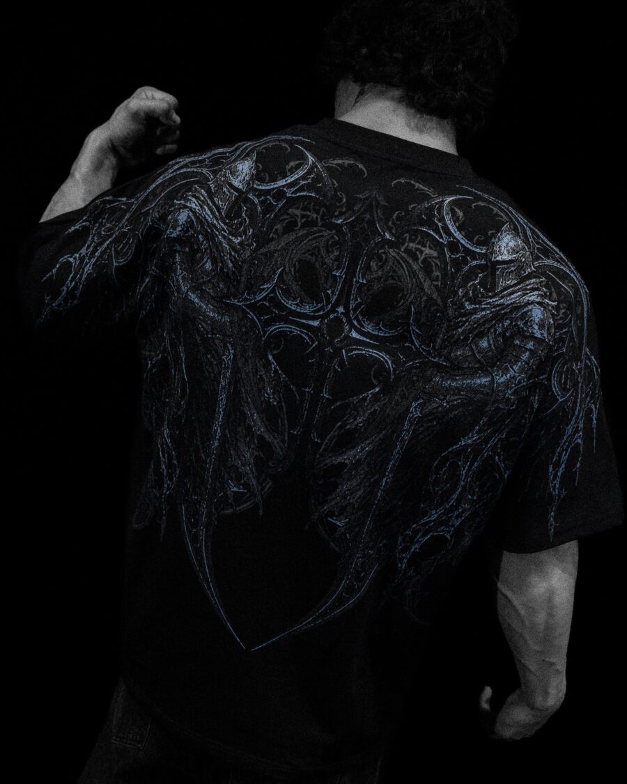 Arc Knight Oversized T-shirt - BLACK ICE
